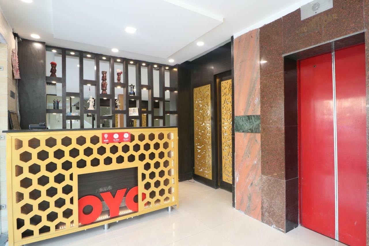 Oyo 29852 Hotel Golden View Abadpura Exteriör bild