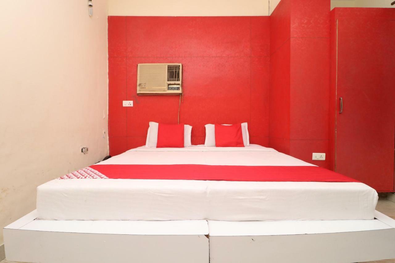 Oyo 29852 Hotel Golden View Abadpura Exteriör bild